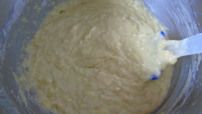 Лимонный кекс с малиной и кабачком