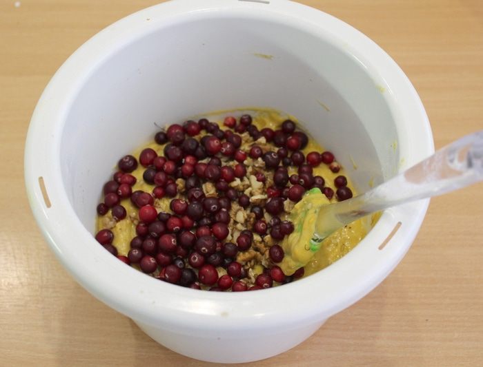 Тыквенный кекс с клюквой и грецким орехом