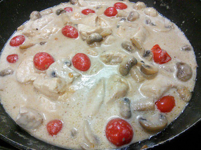 Быстрый куриный гуляш в арахисовом соусе