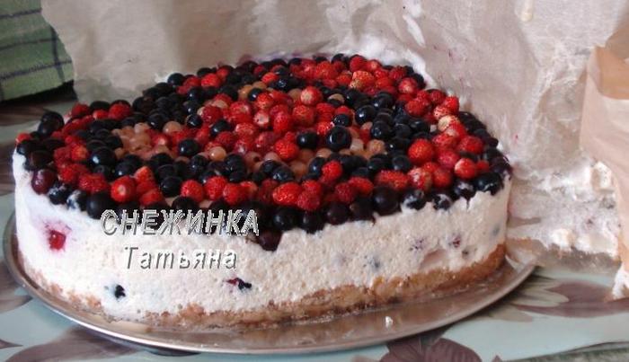 Летний торт без выпечки «Ягодный микс»