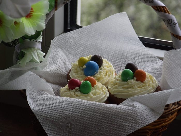 Пасхальные апельсиновые капкейки с ромовым кремом