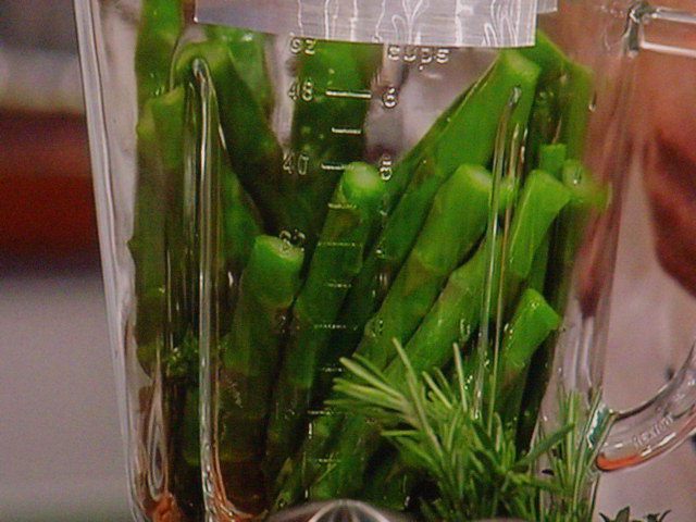 Филе говядины со спаржевым песто под соусом &amp;quot;Béarnaise&amp;quot;