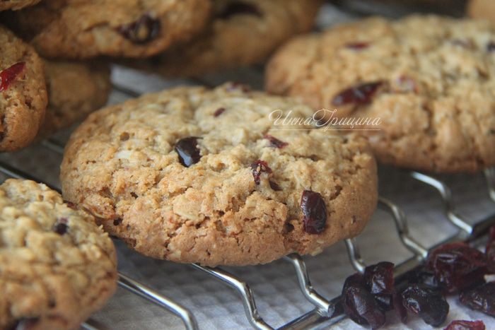 Овсяное печенье с вяленой клюквой