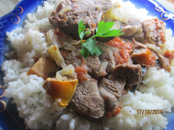 Баранина с хурмой и цукини