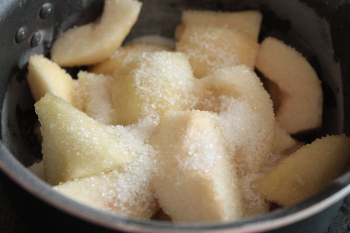 Муссовый торт с шоколадными блинами