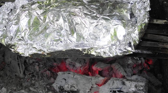 Картофель с тимьяном на углях