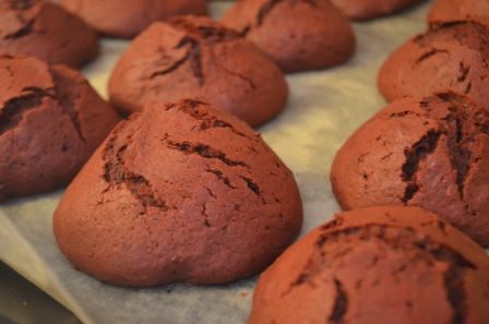 Шоколадные сэндвичи с творожным кремом