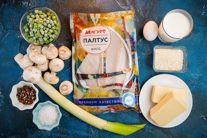 Запеченный палтус с шампиньонами и горошком 