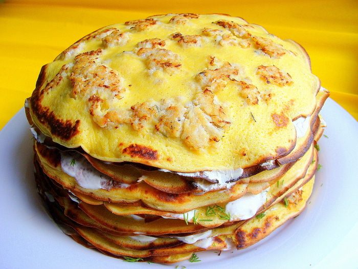 Пряные блины с припеком (рыбный торт)