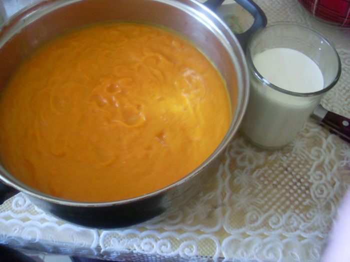Крем-суп из тыквы с лесным орехом