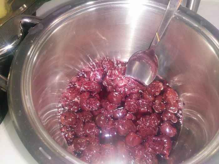 Вишневая слойка