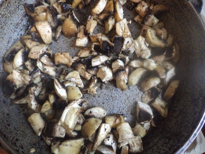 Горячий овощной салат с шампиньонами