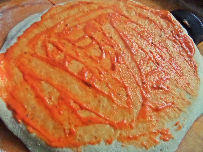 Пикантная пицца с чоризо и тремя сырами