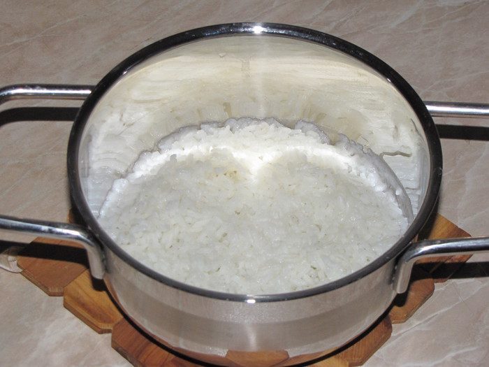 Фаршированный перец с кедровыми орешками в сливочно-сметанном соусе