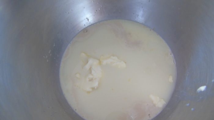 Хлеб с чаем матча и грецким орехом