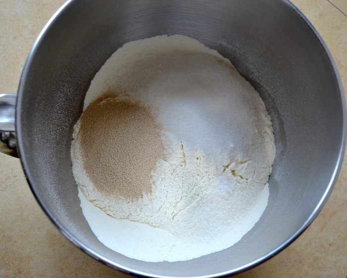 Рогалики с марципаном
