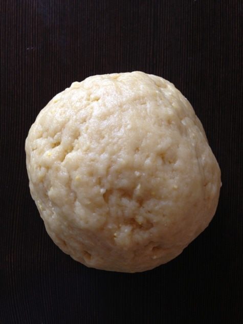 Пирог с цельными орехами под лимонной глазурью 