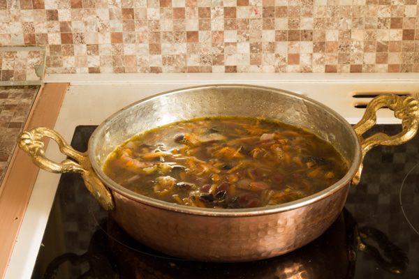 Суп-пюре из фасоли с беконом и черносливом