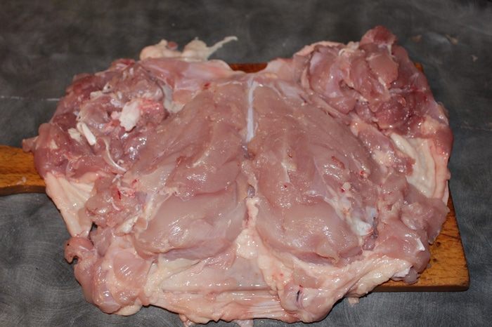 Рулет из курицы с аджикой