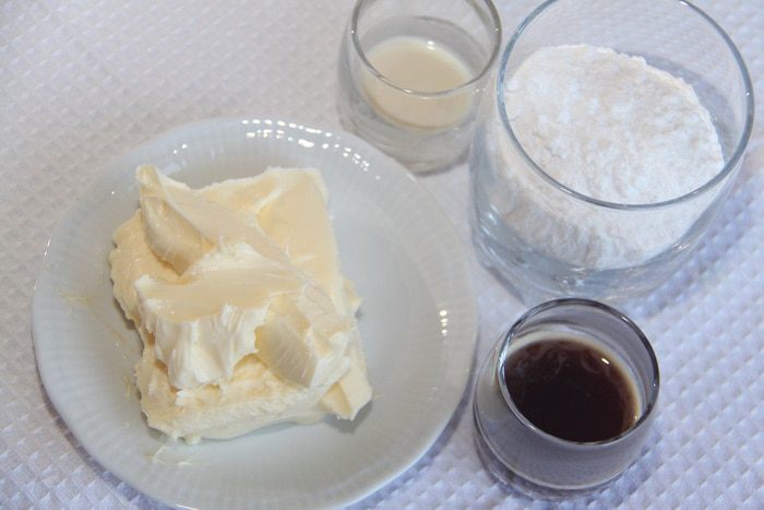Торт безе «Кофе и чернослив»