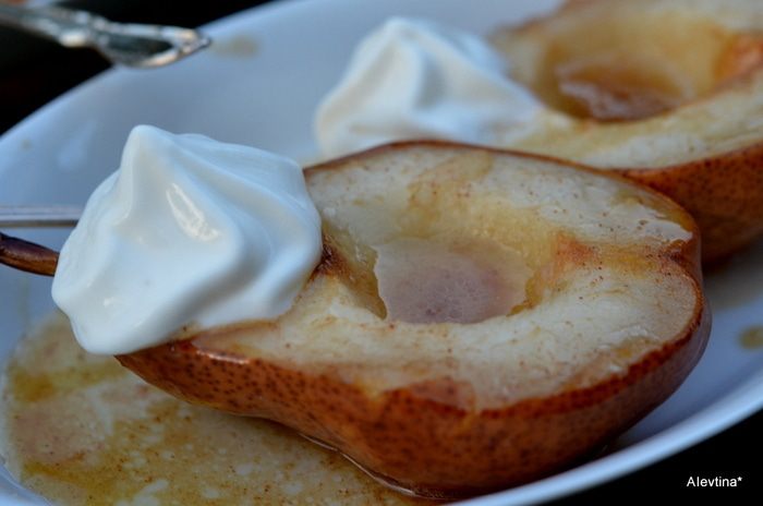 Медовые груши с корицей и гвоздикой