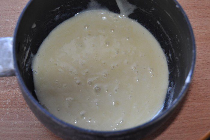 Шоколадный торт с кофейным кремом и хрустящими конфетками 