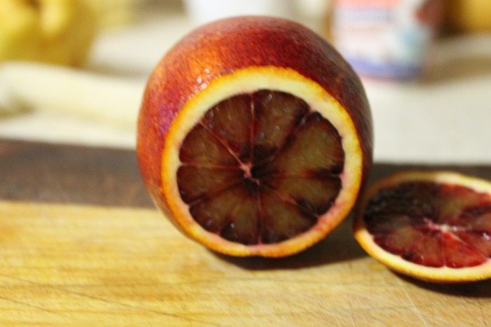 Фруктовый салат с мороженым и медом