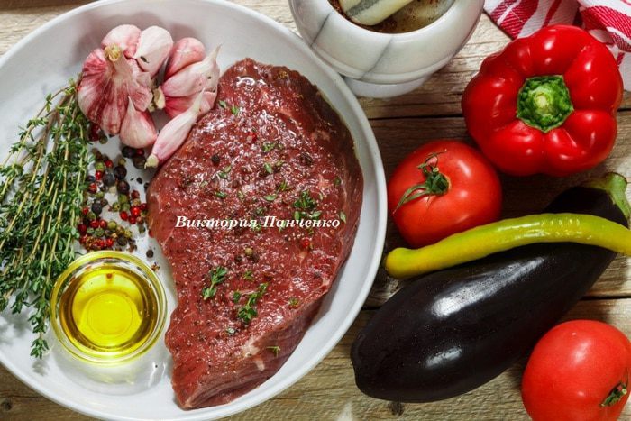 Теплый салат с говядиной и запеченными овощами
