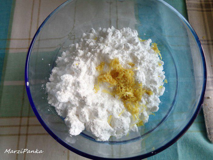 Булочки-улитки с изюмом и корицей