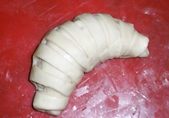 Ложное слоеное тесто и рогалики с яблоками из него