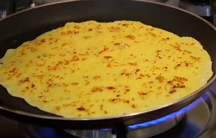 Блины с луком и сыром 