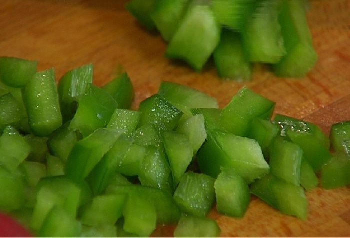 Ароматные лодочки с салатом из нута и свежих овощей 