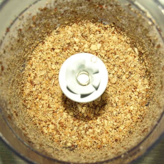 Кекс с сушеной вишней и ганашем из белого шоколада