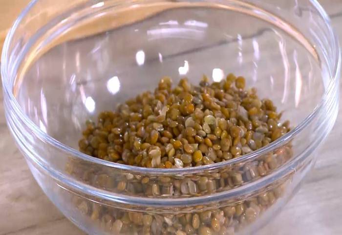 Тосты с чечевицей и капустой 