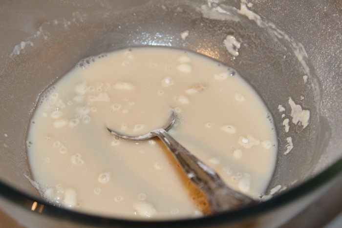 Пицца с ветчиной, перцем и творожным сыром