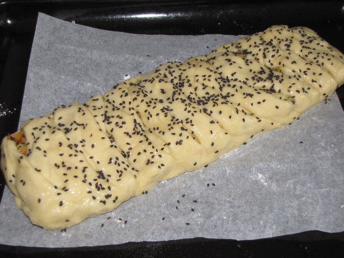 Летний пирог с лисичками и капустой