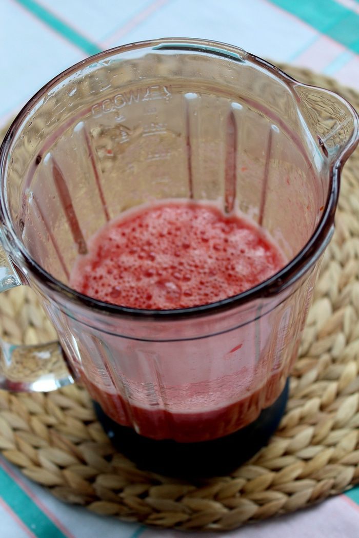 Помидоры-черри в собственном соку с базиликом