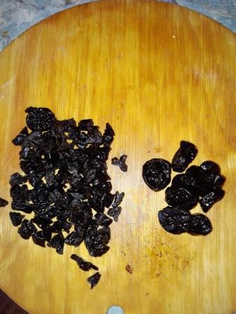 Свекольный салат с грецкими орехами и черносливом