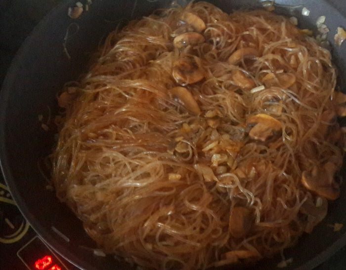 Грибная лапша по-шанхайски