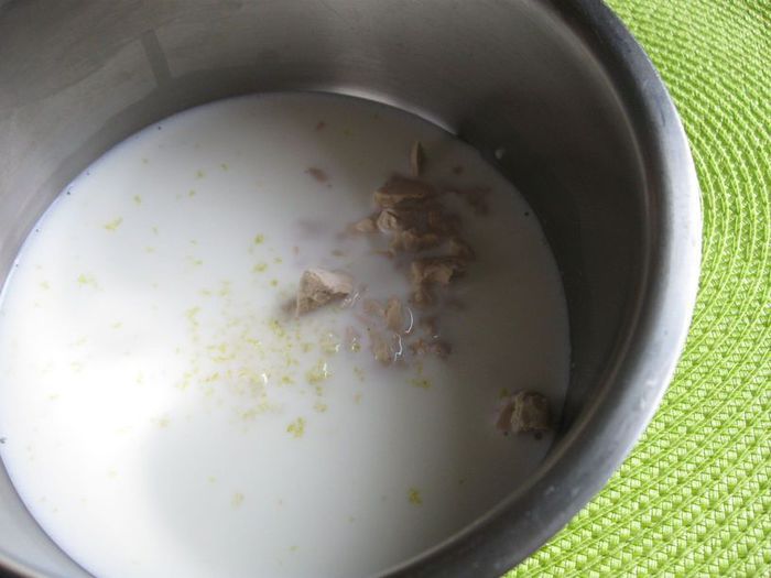 Нежные булочки с цедрой лимона и апельсина