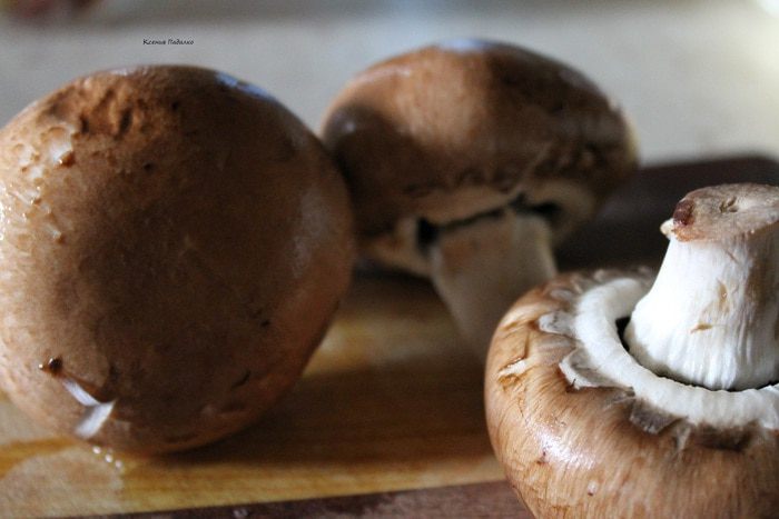 Лапша с морепродуктами и грибами