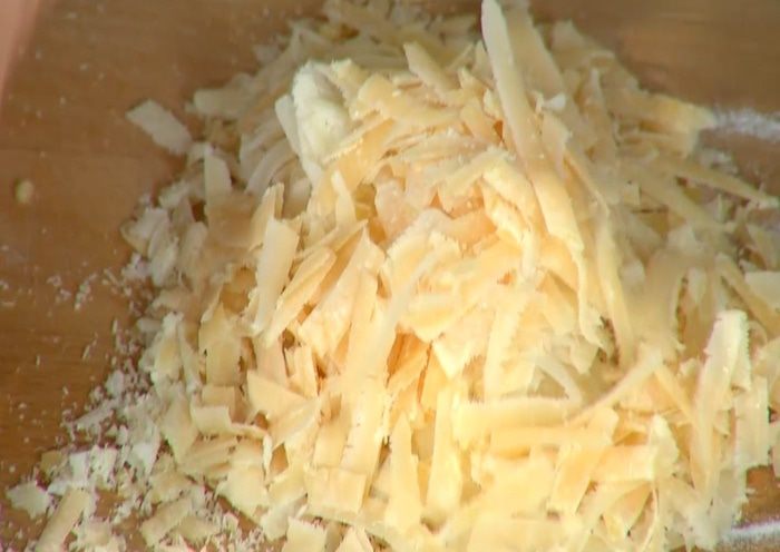 Сконы со шпинатом, помидорами и сыром