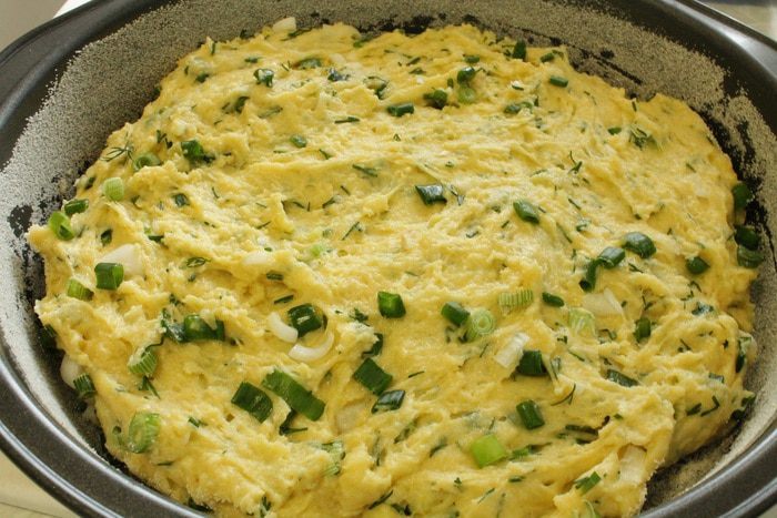 Кукурузня коврижка с зеленью
