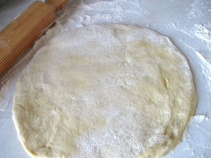 Пирог с яйцами и грибами