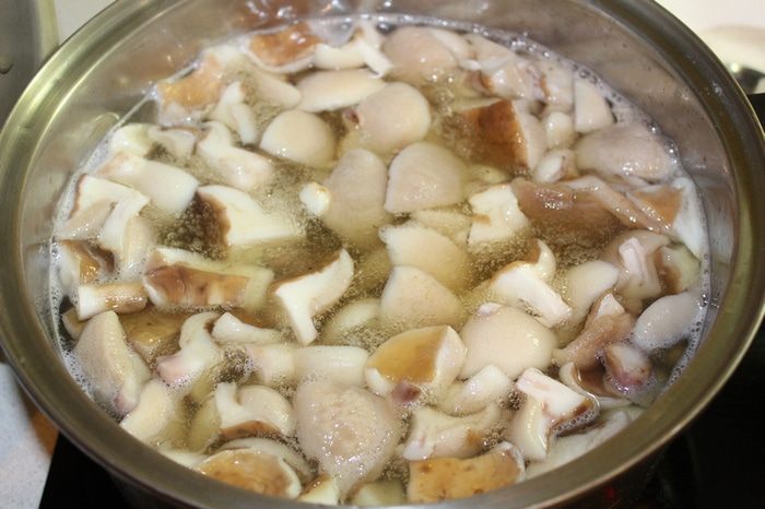 Маринованные маслята 