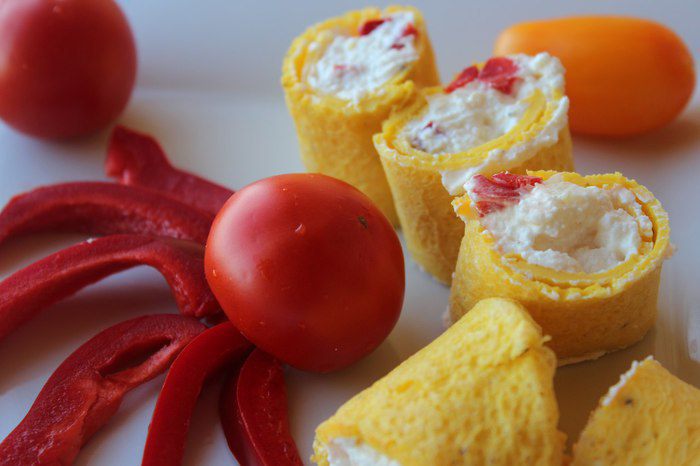 Яичные блинчики с творожной начинкой