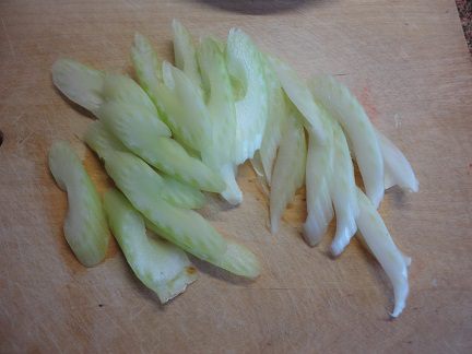 Свекольный салат с орехами