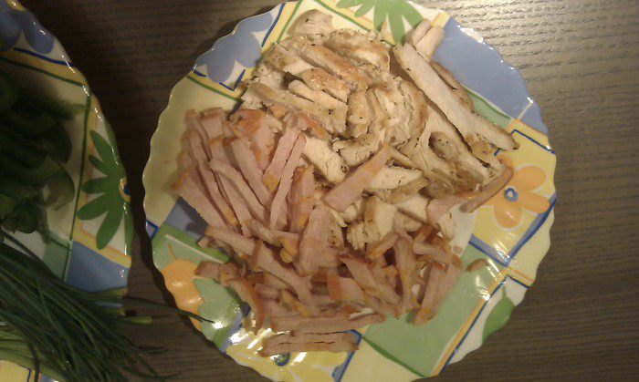 Салат из пенне с мясом 