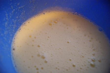 Клафути с вишней и клюквой в мультиварке