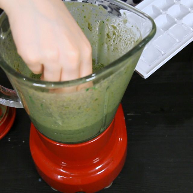 Кофе со шпинатом и бананом